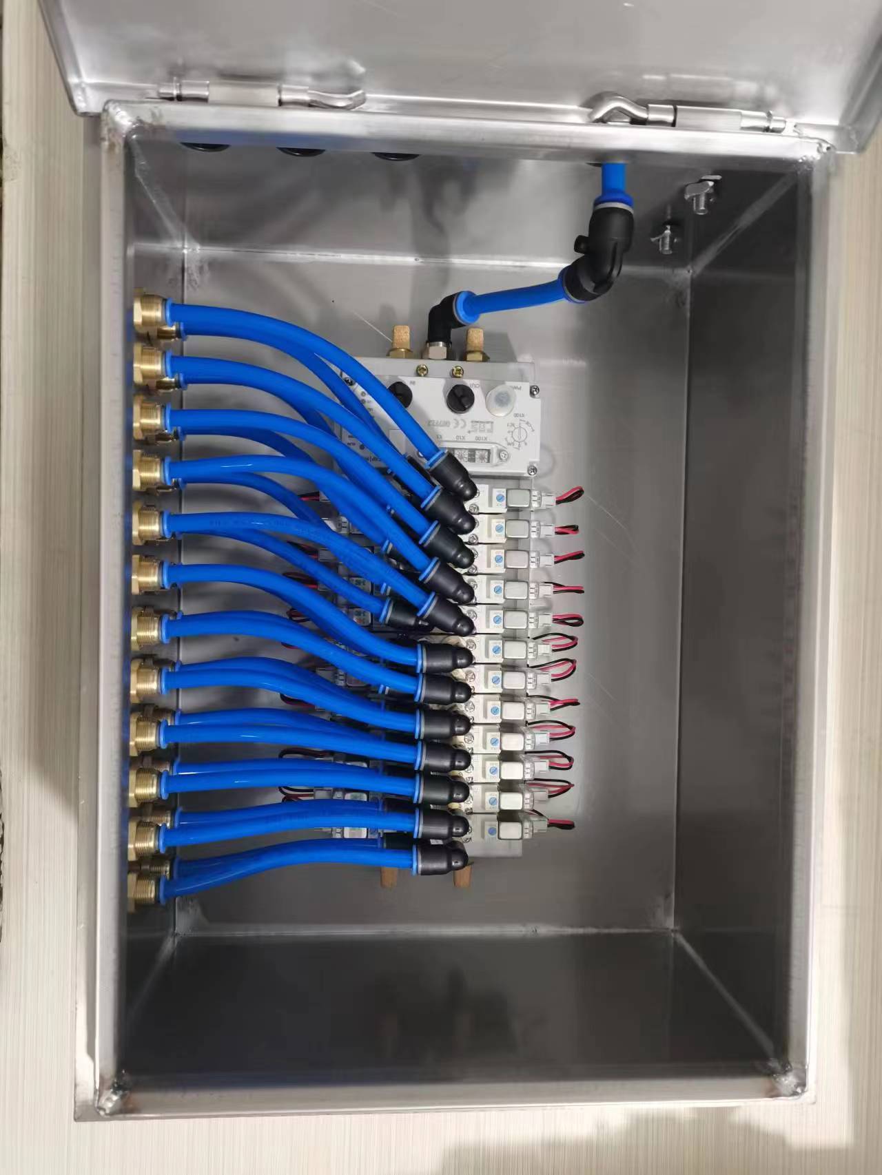1693386668305e55b558bcd370